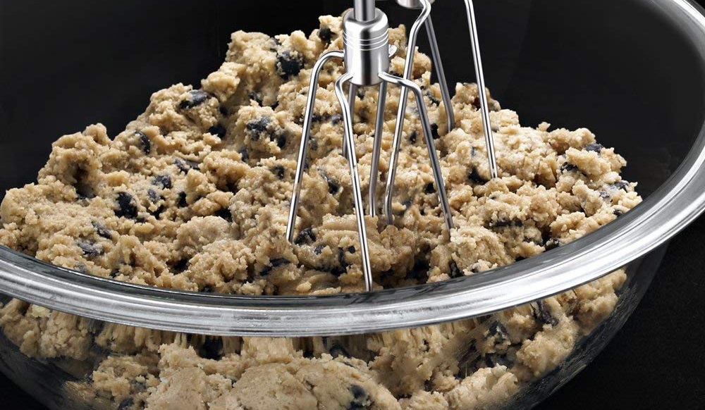 Hand Mixer Vs. Stand Mixer – Which Is Better For Baking