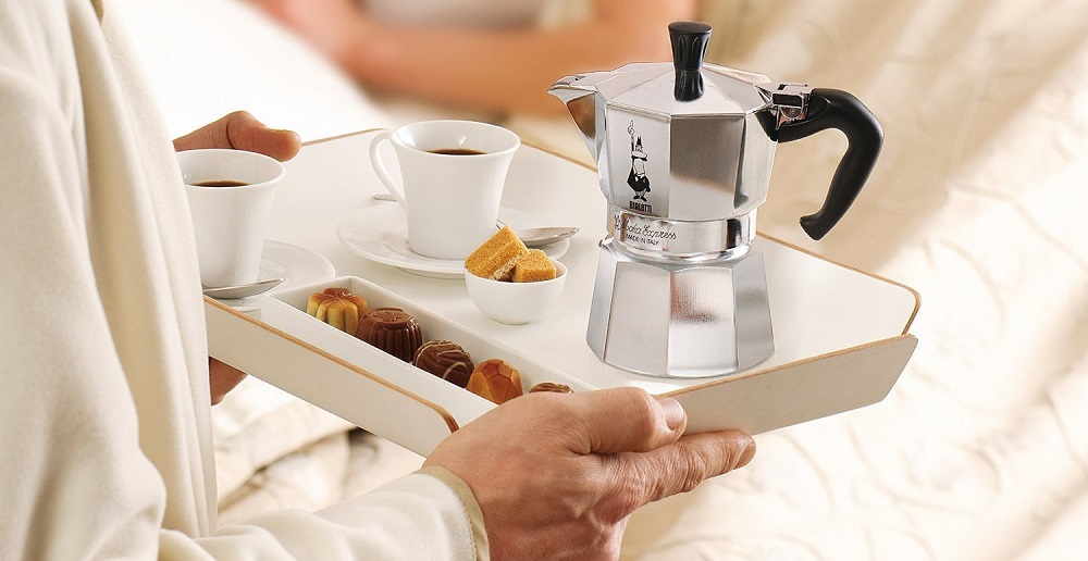 How does a stovetop espresso maker work?